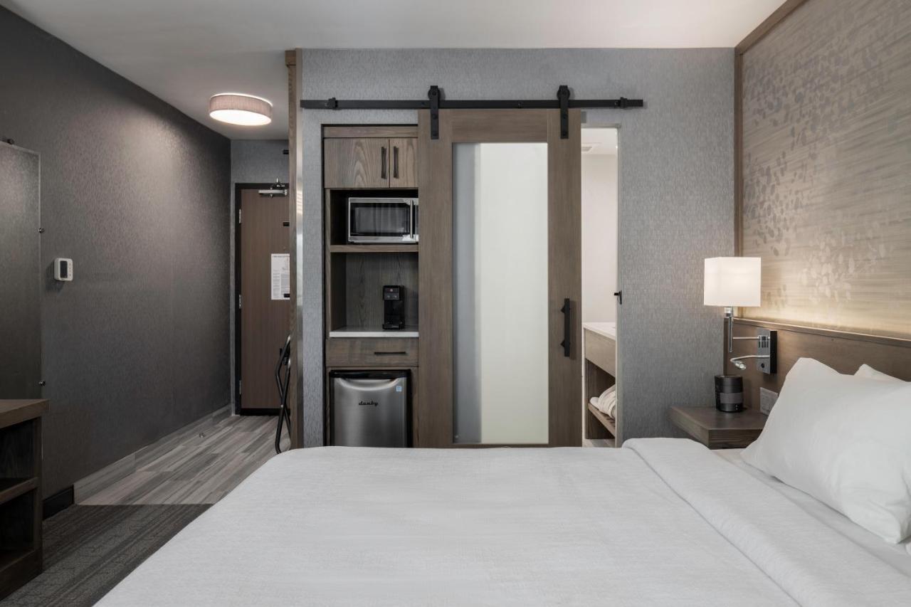 Voco Niagara Falls - The Cadence By Ihg Экстерьер фото A typical room at the Hilton Garden Inn